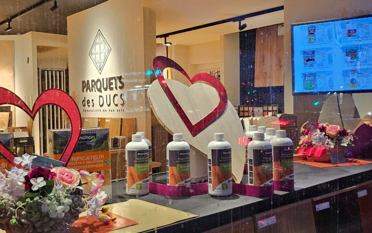 Vitrine boutique parquets des ducs -  St Valentin